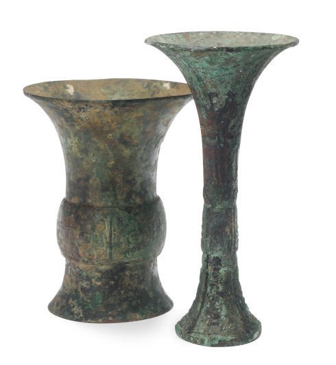 TWO CHINESE ARCHAIC BRONZE RITUAL WINE VESSELS, A ZUN AND A GU,