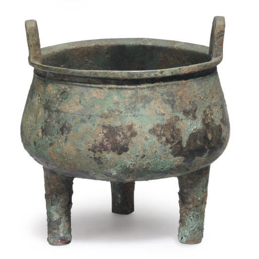 A CHINESE ARCHAIC BRONZE RITUAL FOOD VESSEL, DING,