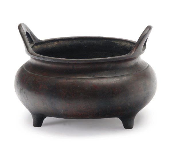 A CHINESE BRONZE BOMBE CENSER, DING,