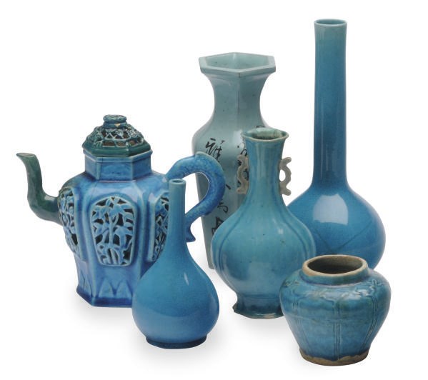 A GROUP OF CHINESE TURQUOISE-GLAZED VESSELS,