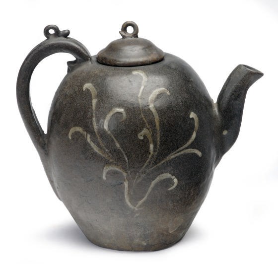 A KOREAN EARTHENWARE WINE EWER AND A COVER,