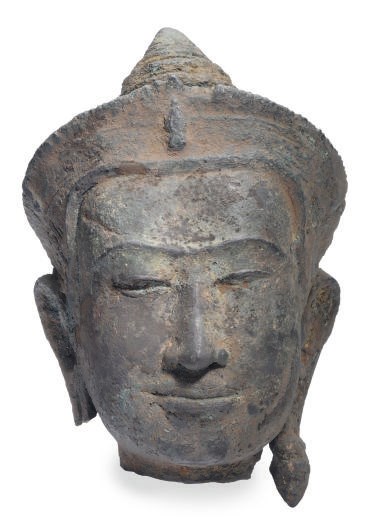 A KHMER BRONZE HEAD OF BUDDHA,