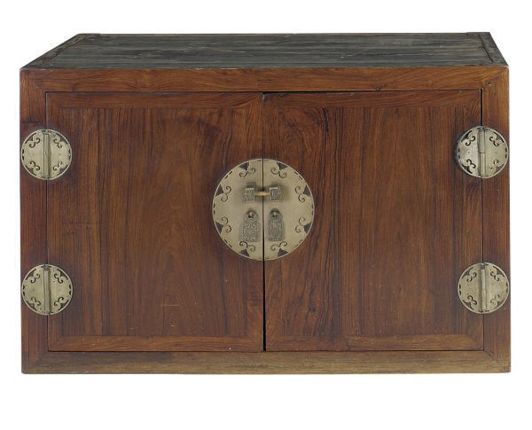 A CHINESE HUANGHUALI HAT CHEST,