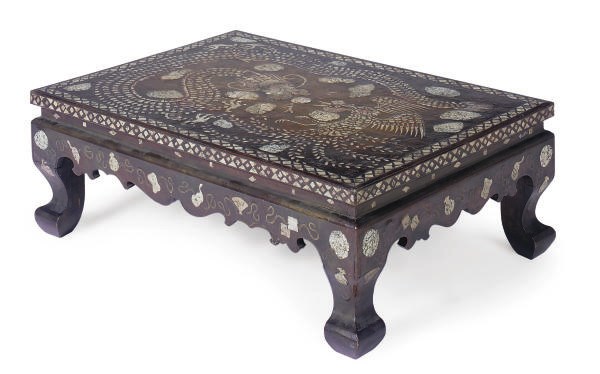 A KOREAN MOTHER-OF-PEARL INLAID BROWN LACQUERED RECTANGULAR LOW TABLE,