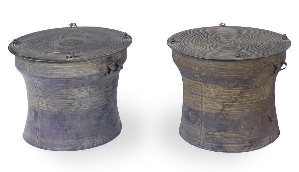 TWO SIMILAR CHINESE BRONZE SHAN DRUMS,