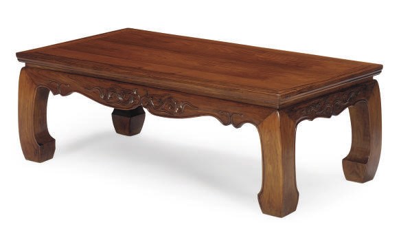 A CHINESE HUANGHUALI WAISTED CORNER-LEG LOW TABLE,