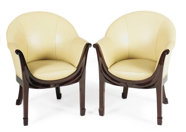 A PAIR OF MAHOGANY AND LEATHER-UPHOLSTERED BERGERES,