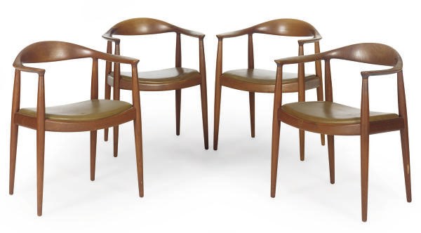 A MATCHED SEAT OF FOURTEEN TEAK DINING CHAIRS,