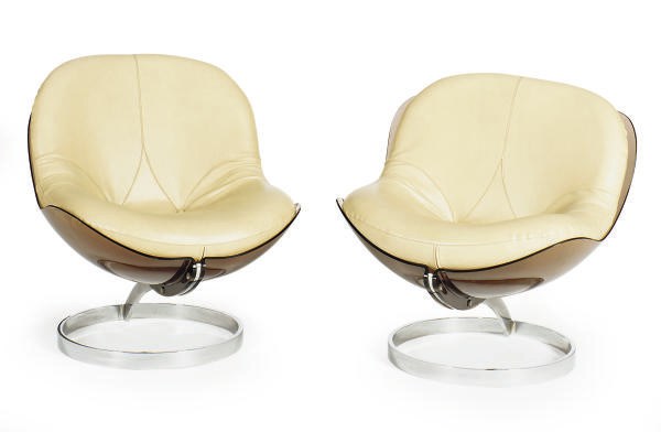 A PAIR OF STAINLESS STEEL, PLEXIGLASS AND LEATHER 'SPHERE' CHAIRS,