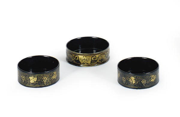A PAIR OF VICTORIAN PAPIER MACHE WINE COASTERS,