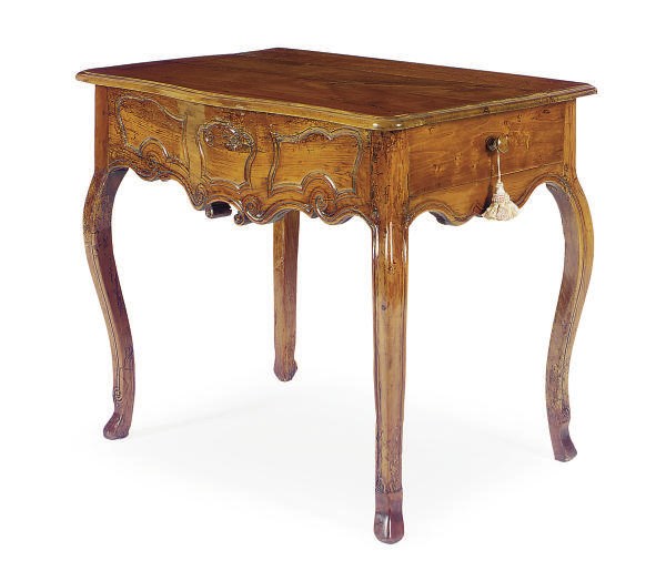 A FRENCH PROVINCIAL WALNUT AND FRUITWOOD SERPENTINE SIDE TABLE,
