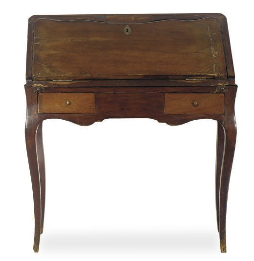 A FRENCH PROVINCIAL WALNUT BUREAU DE DAME,