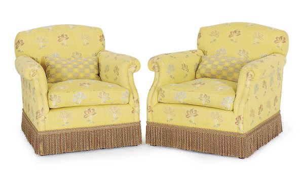 A PAIR OF UPHOLSTERED CLUB CHAIRS,
