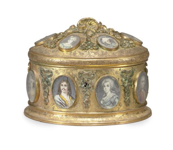 A FRENCH ORMOLU TABLE CASKET,
