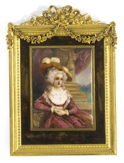 A CONTINENTAL ENAMELED PORTRAIT OF A LADY,
