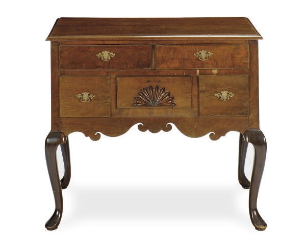 AN AMERICAN QUEEN ANNE WALNUT LOWBOY,