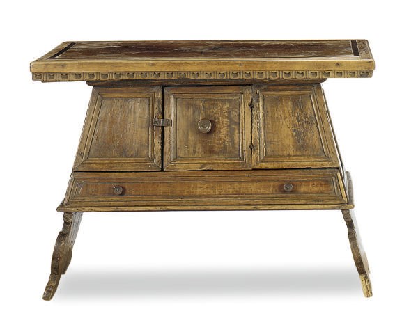 AN ITALIAN WALNUT SIDE CABINET,