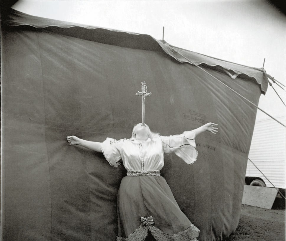 DIANE ARBUS (1923-1971)