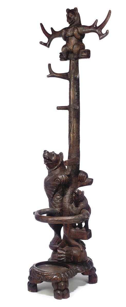 A SWISS 'BLACK FOREST' CARVED WOOD BEAR HALL STAND