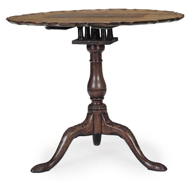 A MAHOGANY OCCASIONAL TRIPOD TABLE
