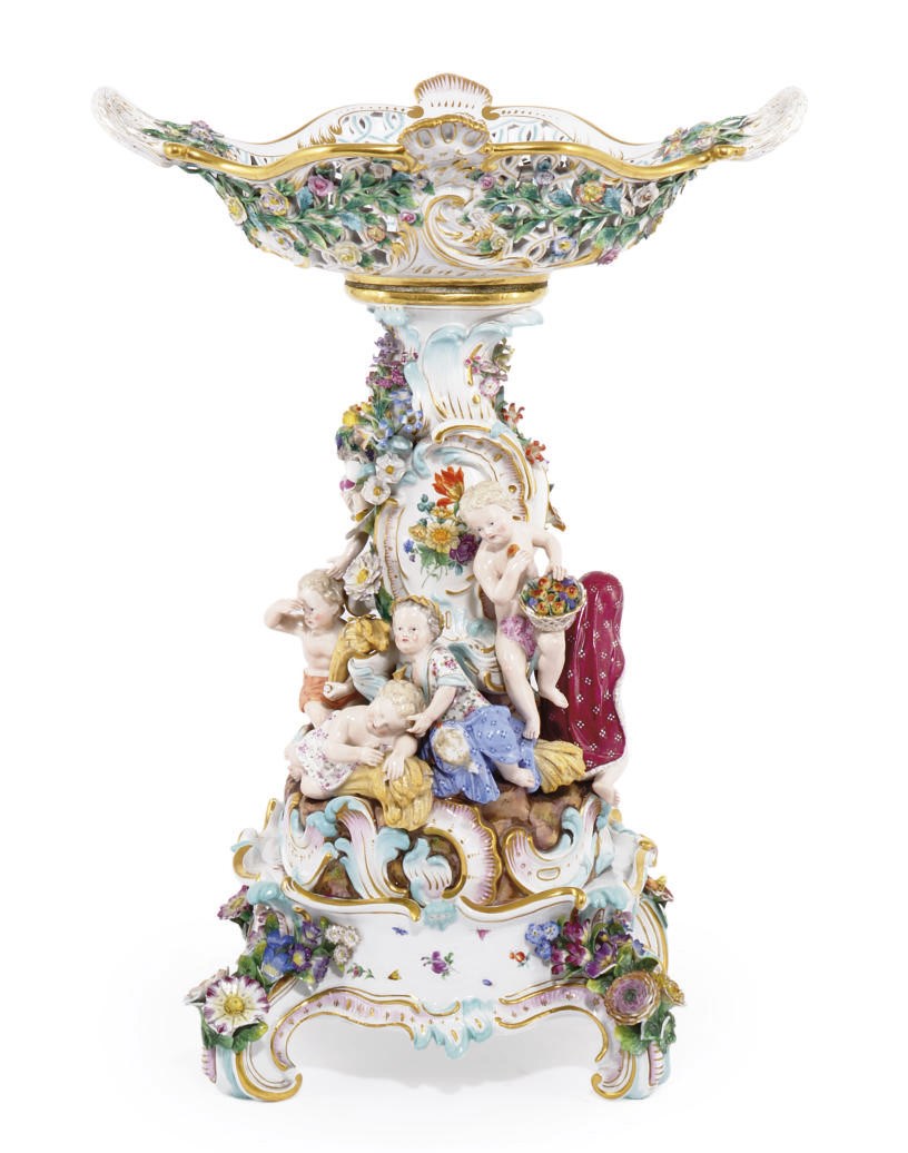 A MEISSEN FLOWER-ENCRUSTED CENTREPIECE