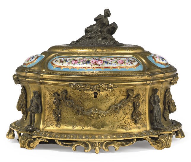 A FRENCH PORCELAIN-MOUNTED ORMOLU CASKET
