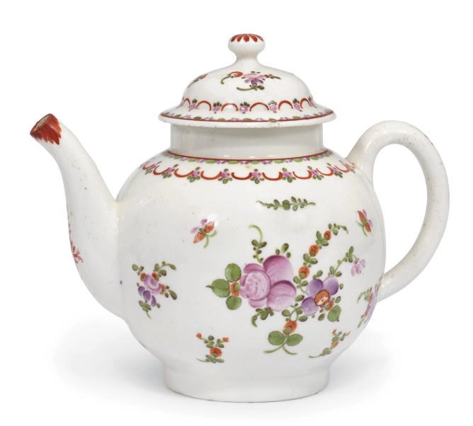 A LOWESTOFT GLOBULAR TEAPOT AND COVER