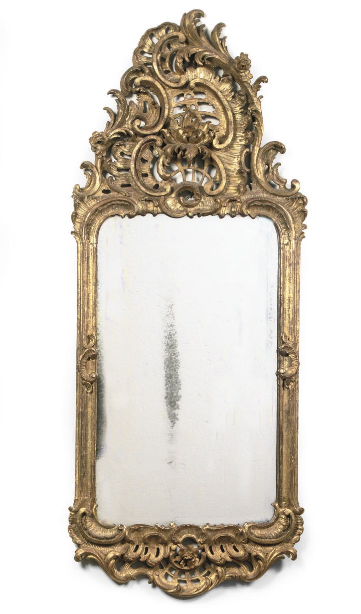 A GERMAN GILTWOOD MIRROR