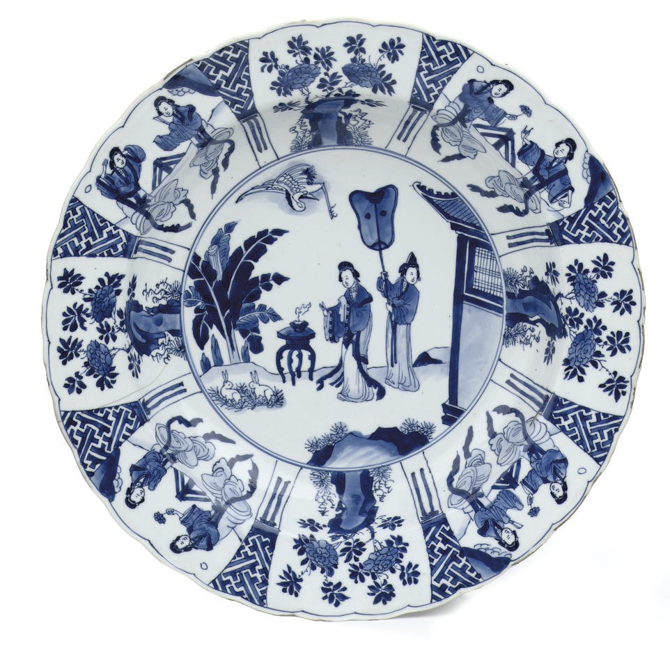 A Chinese blue and white deep dish