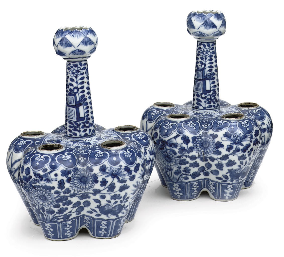 A pair of Chinese blue and white crocus vases
