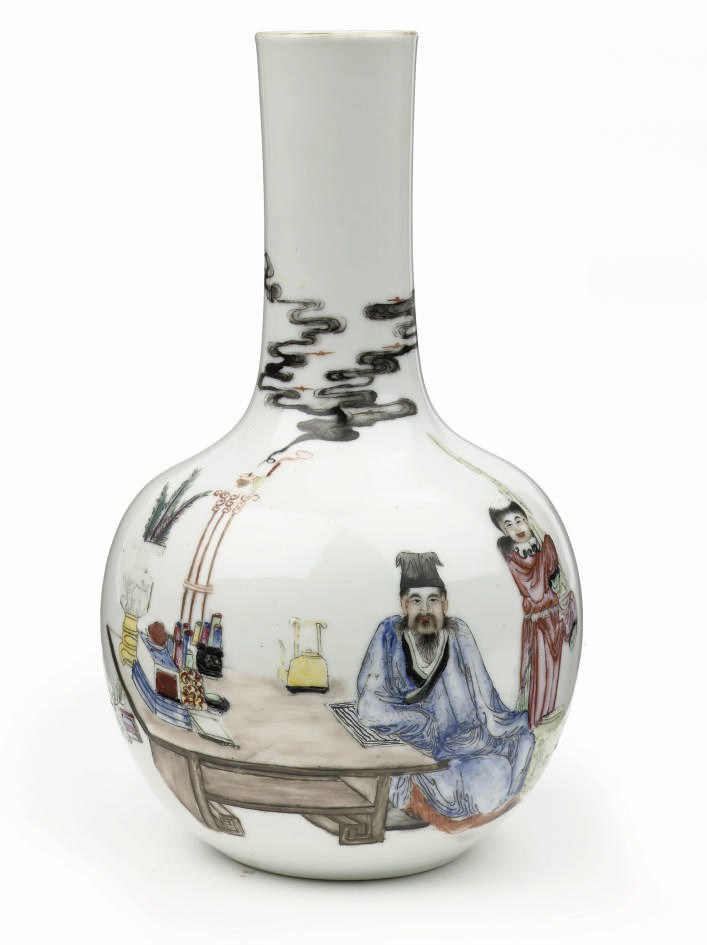 A famille rose bottle vase