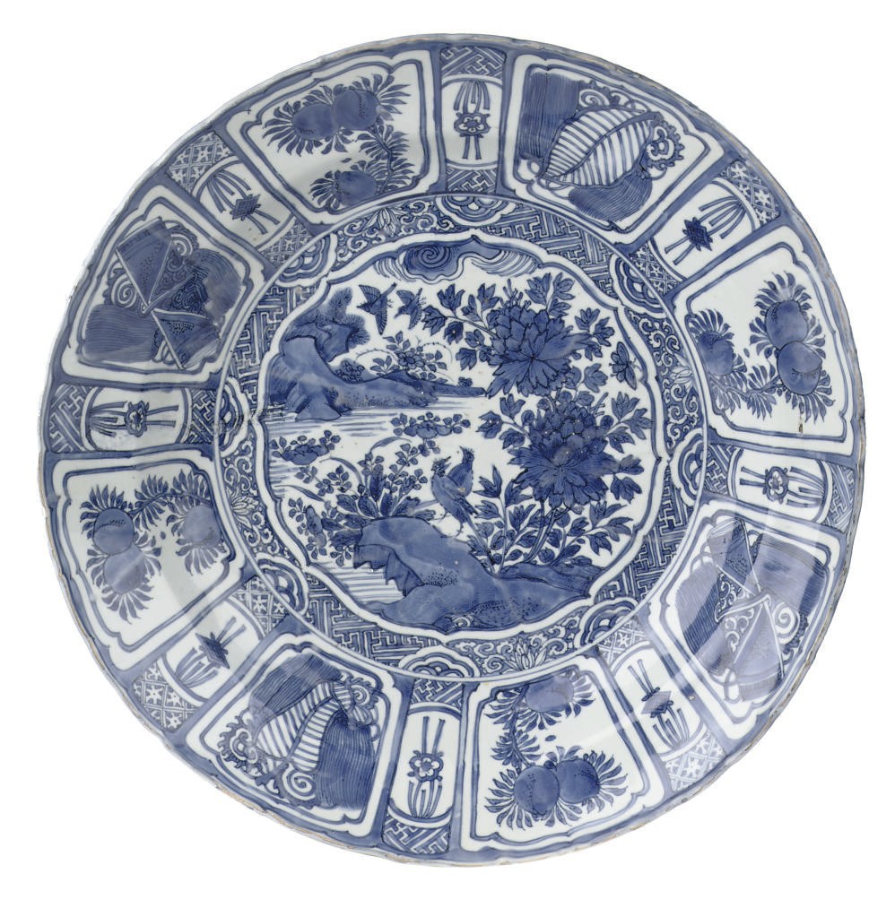 A Chinese blue and white massive 'kraak porselein' charger