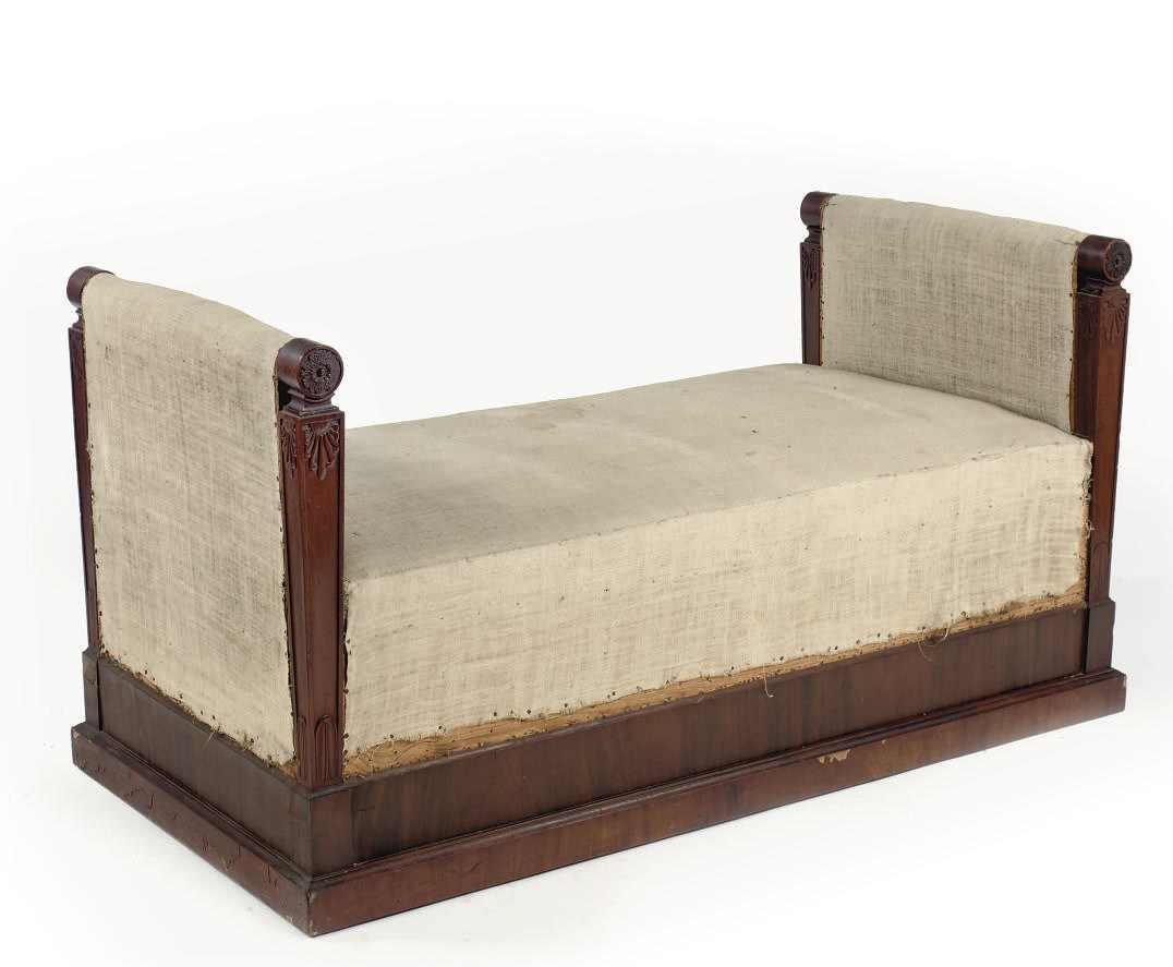 A GERMAN MAHOGANY WINDOW SEAT