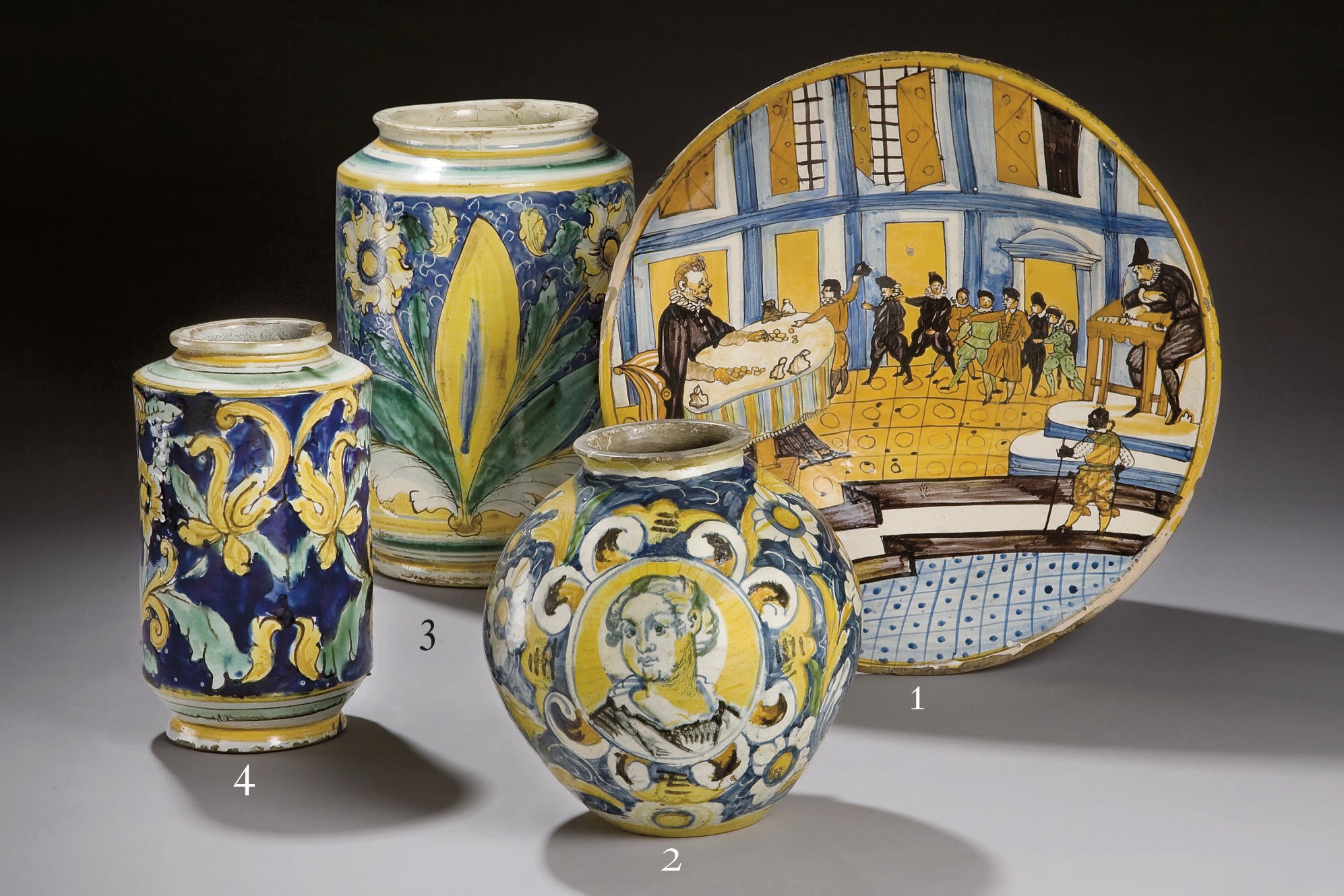 ALBARELLO EN FAIENCE ITALIENNE (CALTAGIRONE) DE LA FIN DU XVIIIEME SIECLE