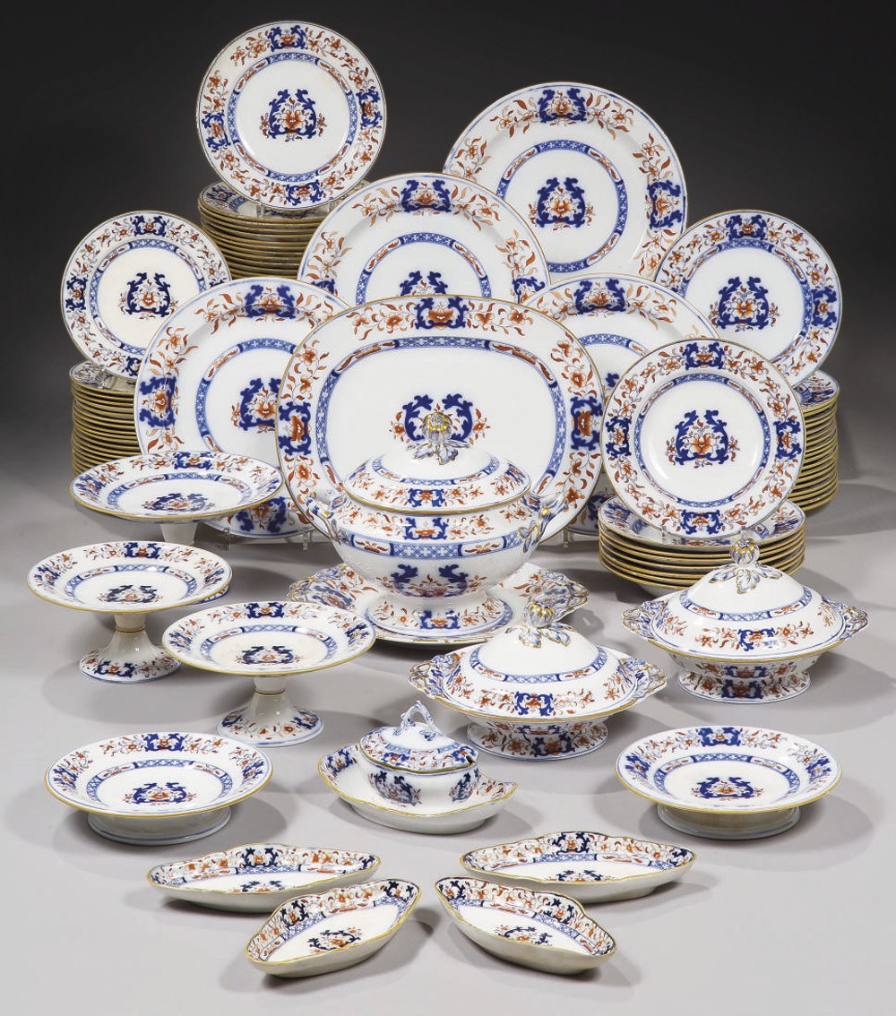 PARTIE DE SERVICE DE TABLE EN FAIENCE FINE DE MINTON DE LA SECONDE MOITIE DU XIXEME SIECLE
