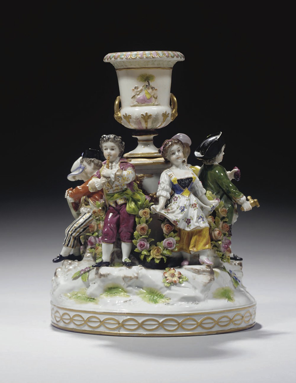 GROUPE TOURNANT EN PORCELAINE ALLEMANDE