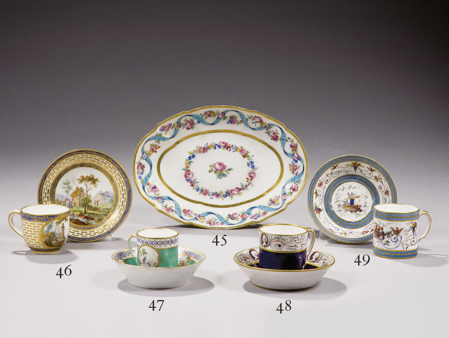 GOBELET "LITRON" (2EME GRANDEUR) ET SA SOUS-TASSE EN PORCELAINE DE SEVRES DU XVIIIEME SIECLE