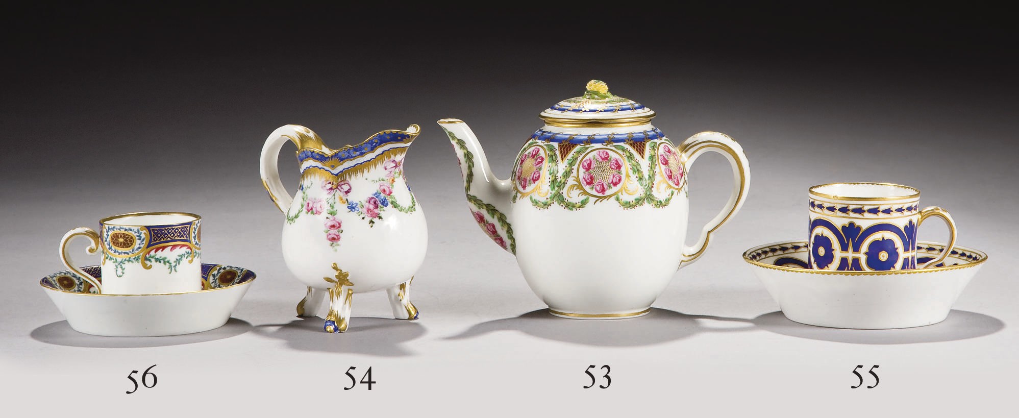 GOBELET "LITRON" (3EME GRANDEUR) ET SA SOUS-TASSE EN PORCELAINE DE SEVRES DU XVIIIEME SIECLE