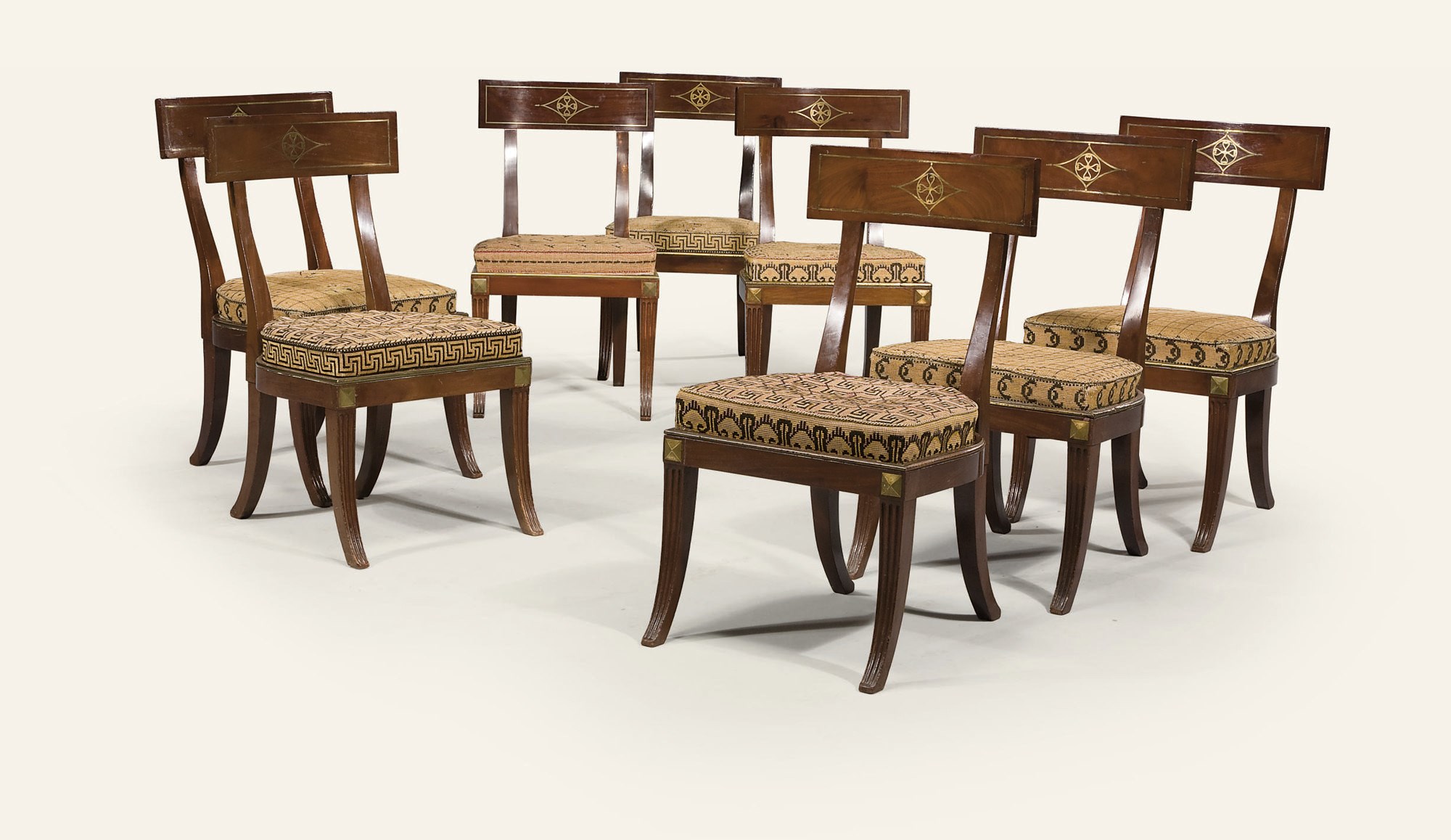 SUITE DE HUIT CHAISES DU XIXEME SIECLE