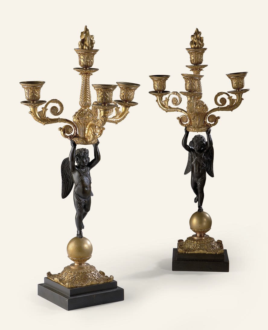 PAIRE DE CANDELABRES D'EPOQUE RESTAURATION
