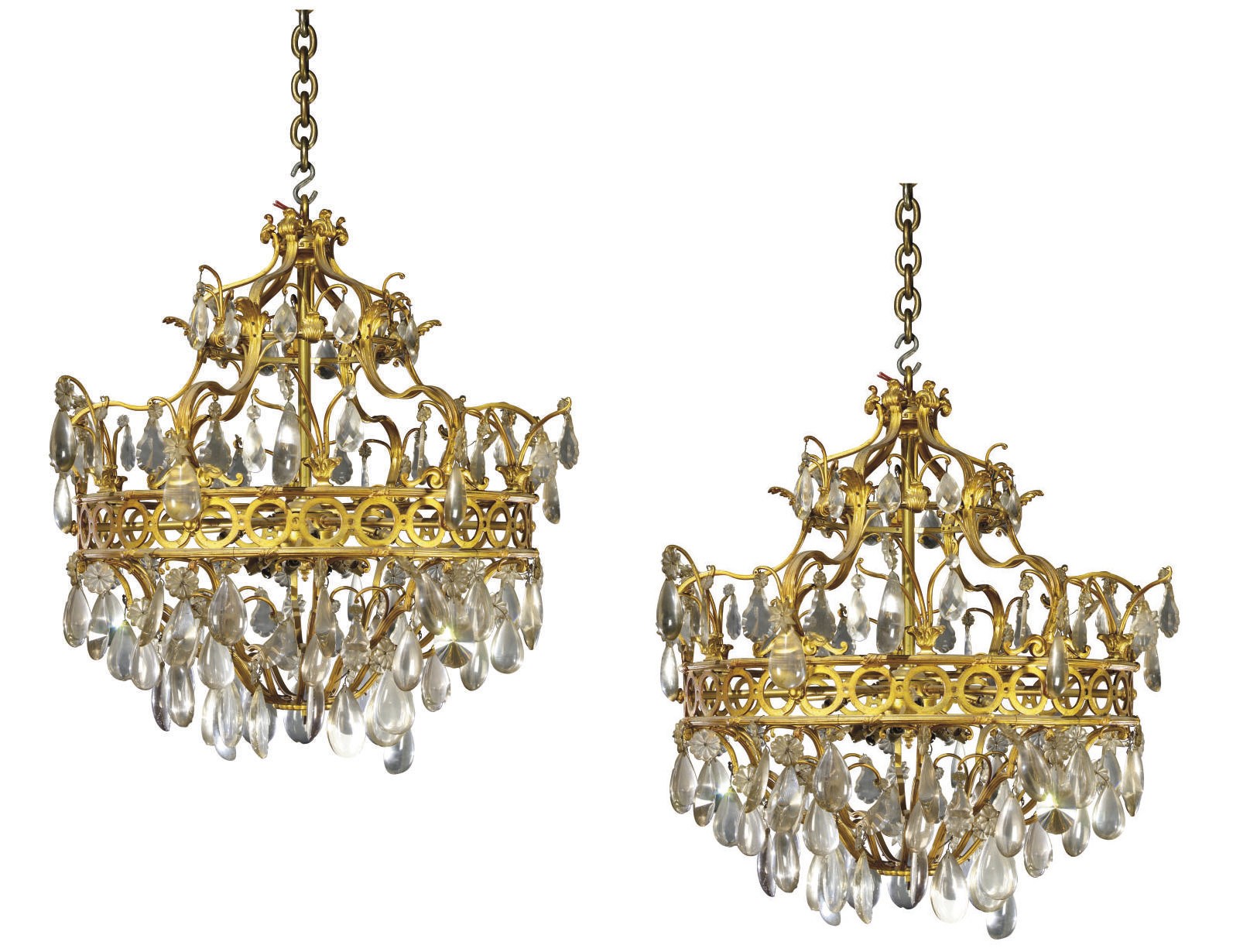 PAIRE DE LUSTRES DE STYLE NAPOLEON III