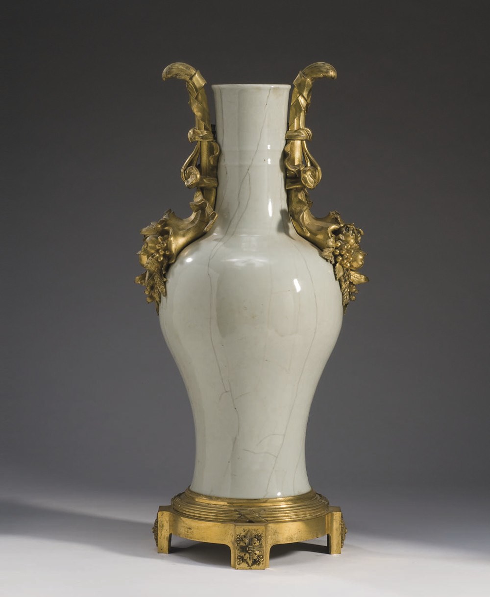 VASE BALUSTRE DE STYLE LOUIS XVI