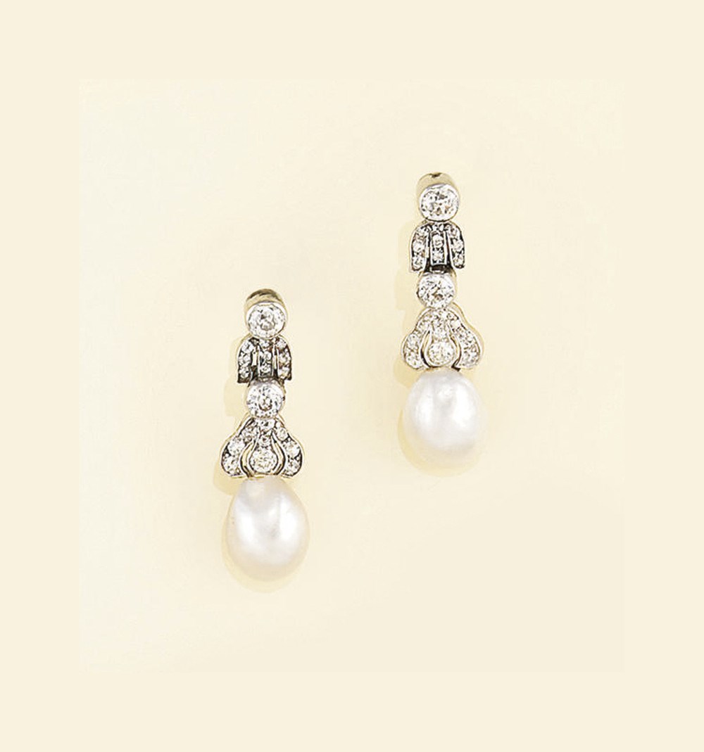 A pair of diamond and pearl earpendants