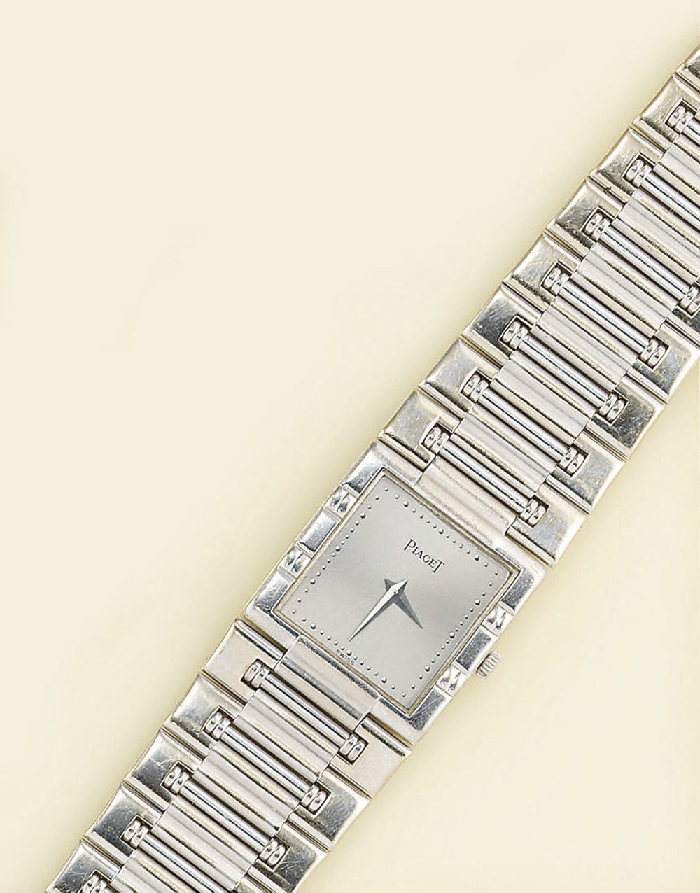 A LADY'S QUARTZ WRISTWATCH BY PIAGET