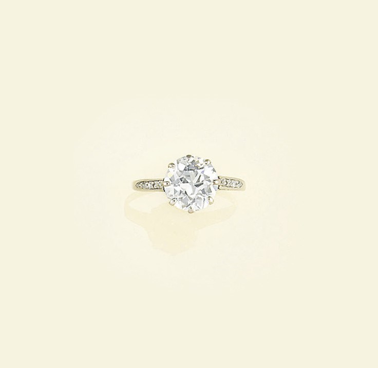 A diamond single stone ring