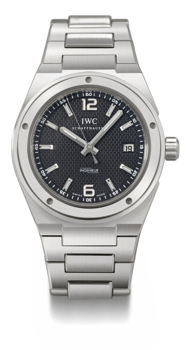 IWC. A heavy stainless steel automatic anti-magnetic wristwatch with sweep centre seconds, date, bracelet and black dial