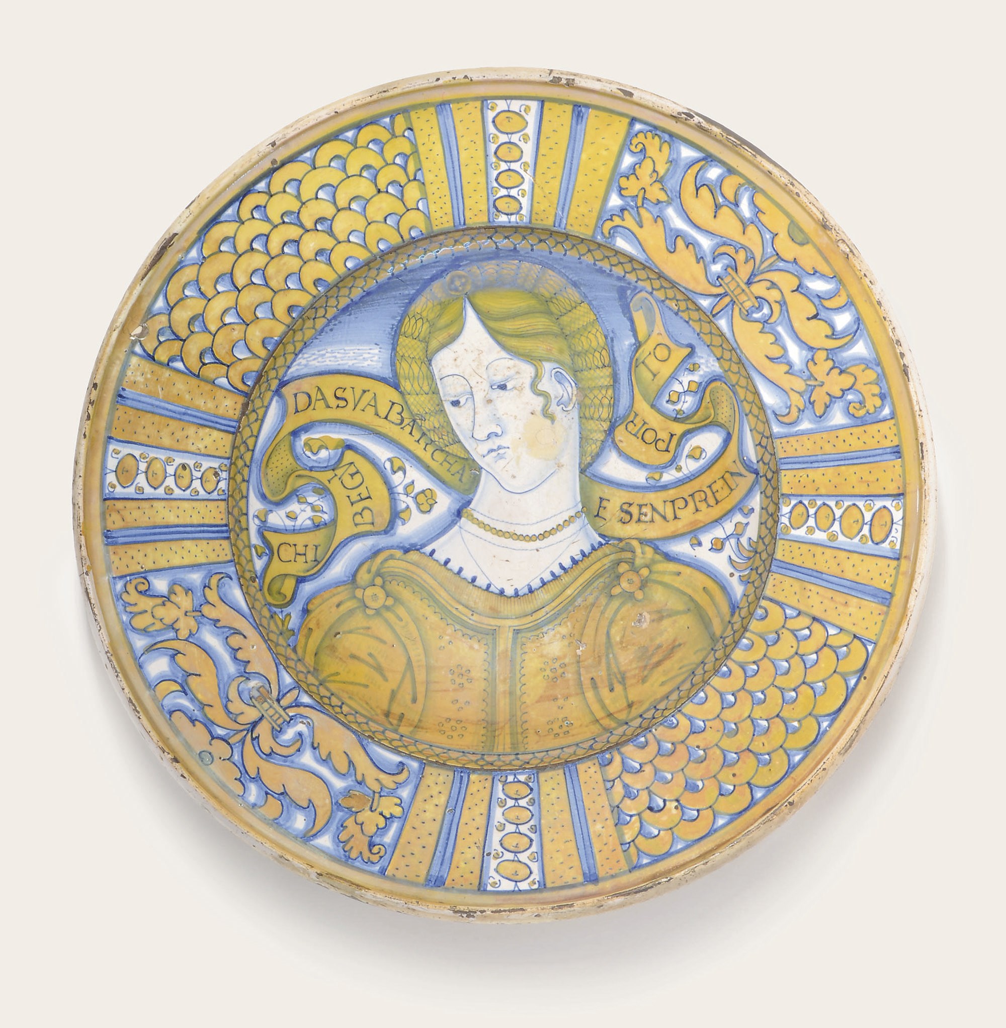 A DERUTA GOLD-LUSTRE BELLA DONNA CHARGER