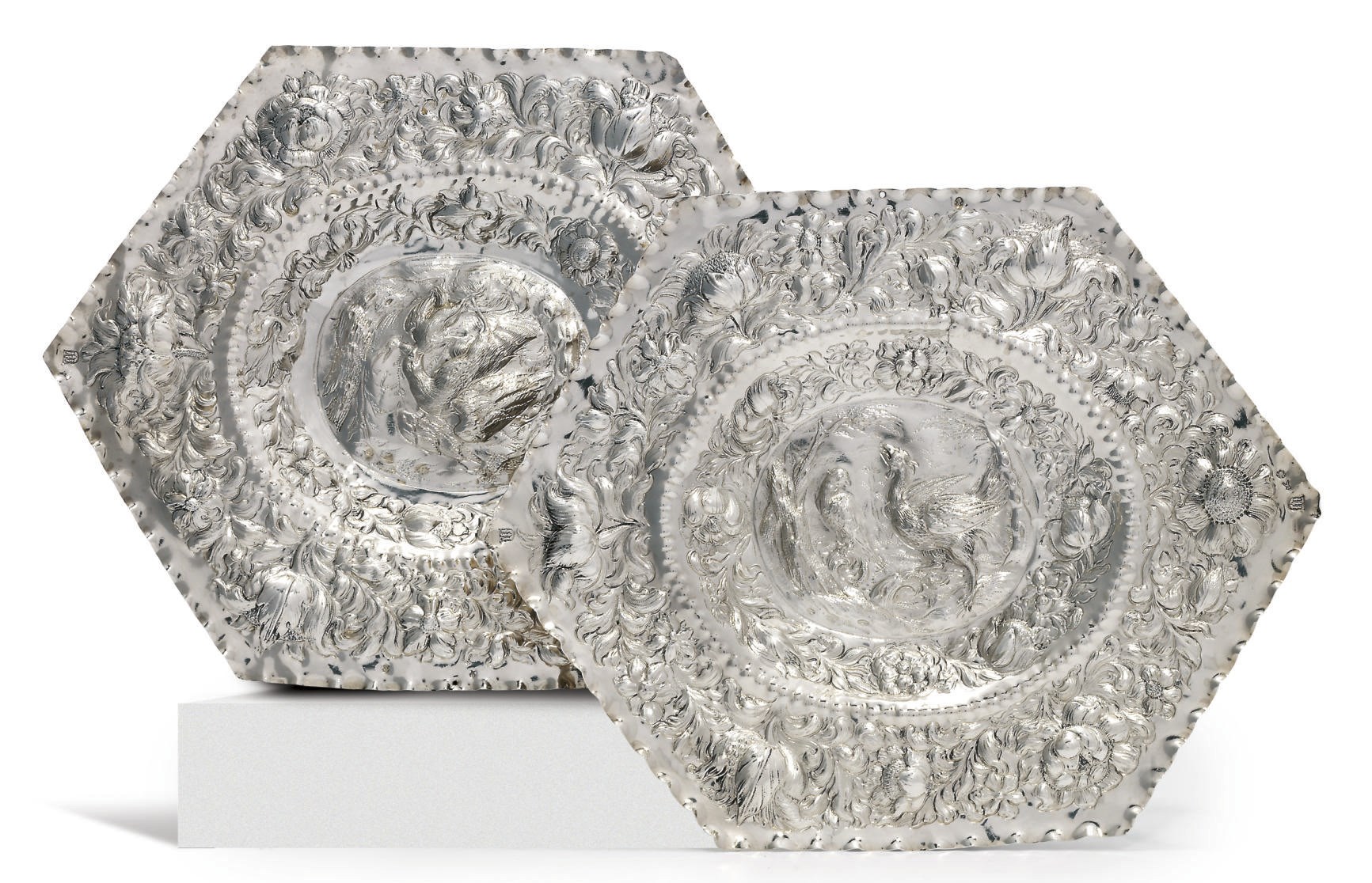 A PAIR OF GERMAN SILVER DISPLAY-DISHES