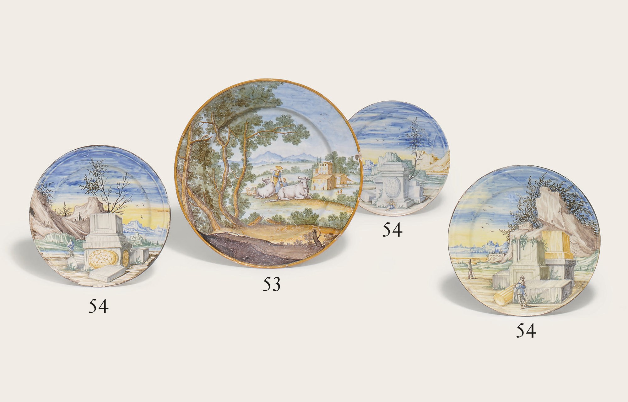 A SIENA MAIOLICA CIRCULAR DISH