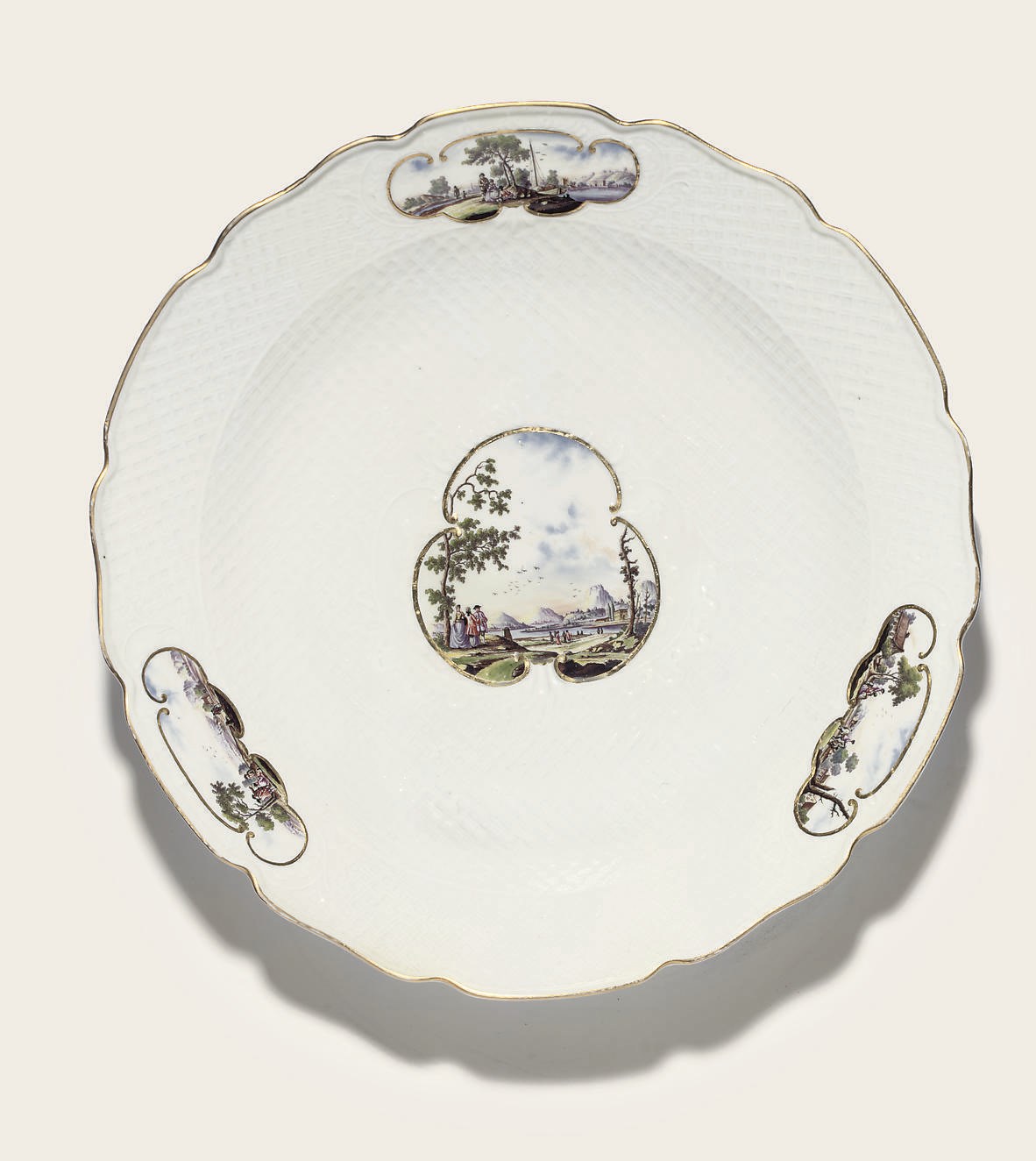 A MEISSEN PORCELAIN SHAPED CIRCULAR DISH